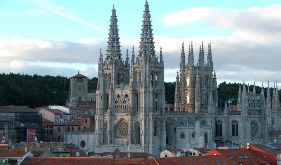 Vivienda En Perfecta Ubicacion Al Lado De La Catedral De Burgos Atuaire Apartment Exterior foto